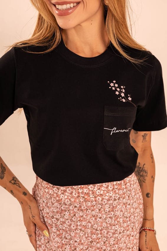 T-shirt com bolsinho ( M ) - Imagem 2
